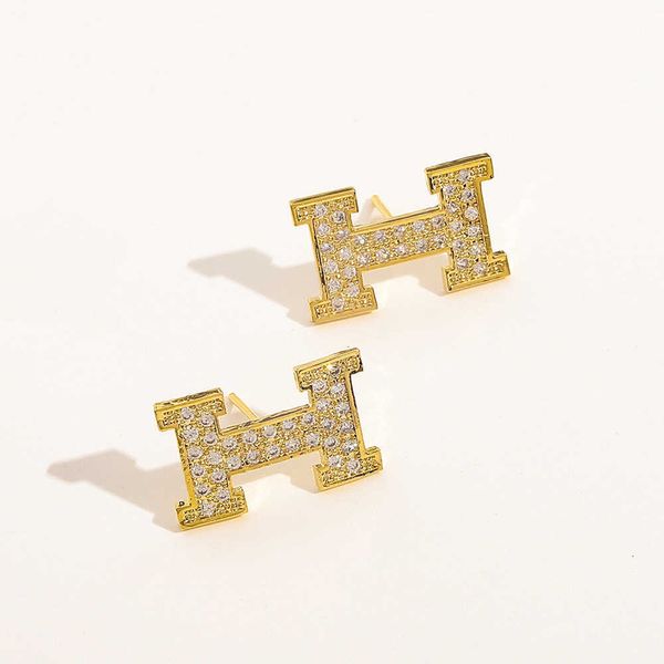 fashion designer h 2021 h family letter earrings copper inlaid zircon plated real gold earrings temperament fashion simple female, Golden
fashion designer h 2021 h family letter earrings copper inlaid zircon plated real gold earrings temperament fashion simple female, Golden