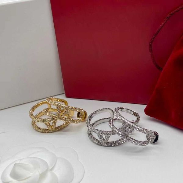 accessories diamond ring luxury designer necklace flowers clover bangle women new light vshaped earrings womens mesh red double temperament, Silver
accessories diamond ring luxury designer necklace flowers clover bangle women new light vshaped earrings womens mesh red double temperament, Silver