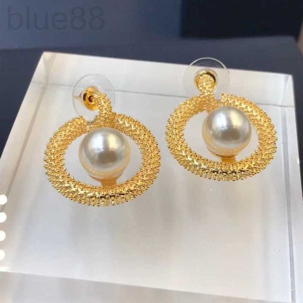 charm designer 23 summer new triumphal arch inlaid with pearl french brass material light luxury earrings earstuds ktvb, Golden
charm designer 23 summer new triumphal arch inlaid with pearl french brass material light luxury earrings earstuds ktvb, Golden