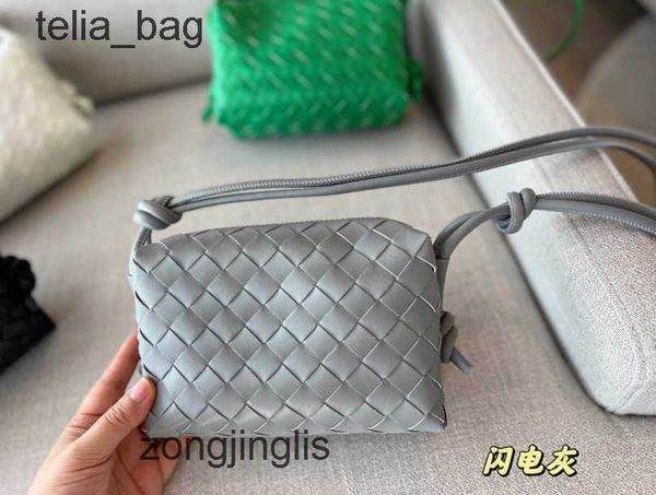 venetaas knitted bottegaas camera bag 2023 single loop designer black crossbody style bags shoulder small women's square leather snzf
venetaas knitted bottegaas camera bag 2023 single loop designer black crossbody style bags shoulder small women's square leather snzf