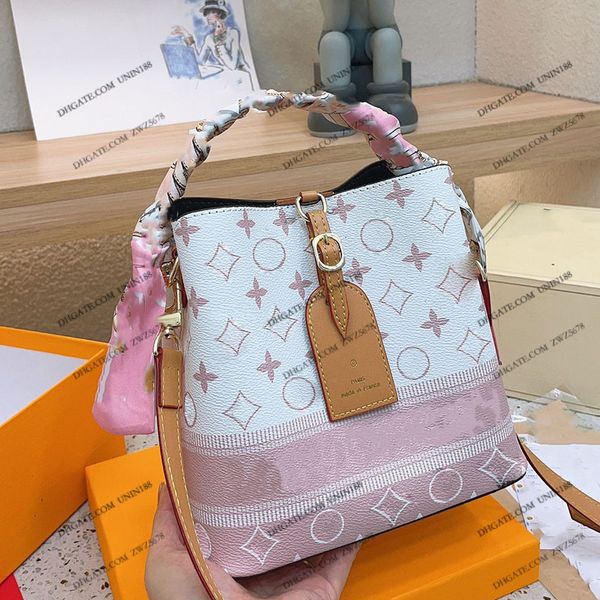 23ss women luxury designer totes bags onthego pumpkin handbag onthego flowers shouder crossbody ladies handbags with original dust bag pouch 
23ss women luxury designer totes bags onthego pumpkin handbag onthego flowers shouder crossbody ladies handbags with original dust bag pouch