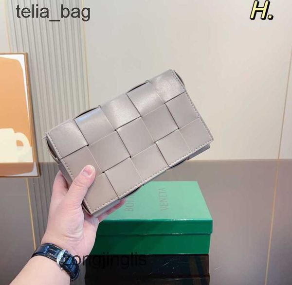cassette woven 2023 women's bags venetaas shoulder fashion bottegaas crossbody bag designer leisure handbags 23cm tn90
cassette woven 2023 women's bags venetaas shoulder fashion bottegaas crossbody bag designer leisure handbags 23cm tn90
