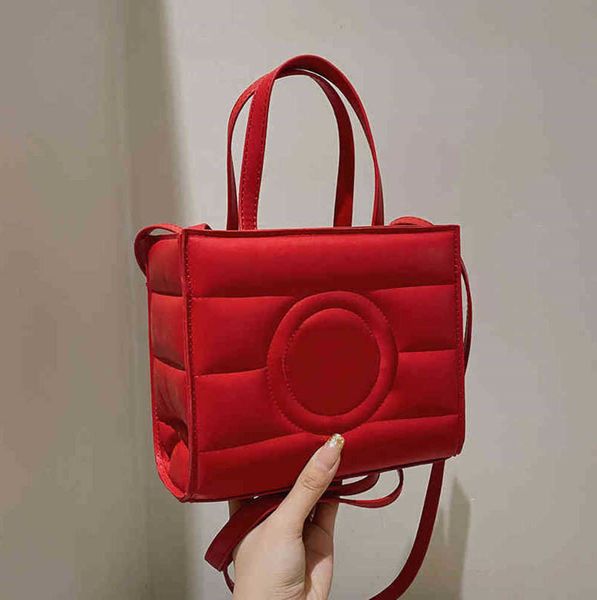 new e womens designer bag shoulder bags women handbags fashion tote brand messenger leather handbag trendy purses ladies crossbody
new e womens designer bag shoulder bags women handbags fashion tote brand messenger leather handbag trendy purses ladies crossbody