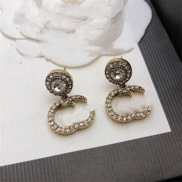classics stud earring double letter g logo earing luxury women hoop designer jewelry ggity crystal pearl earrings woman 55, Golden;silver
classics stud earring double letter g logo earing luxury women hoop designer jewelry ggity crystal pearl earrings woman 55, Golden;silver
