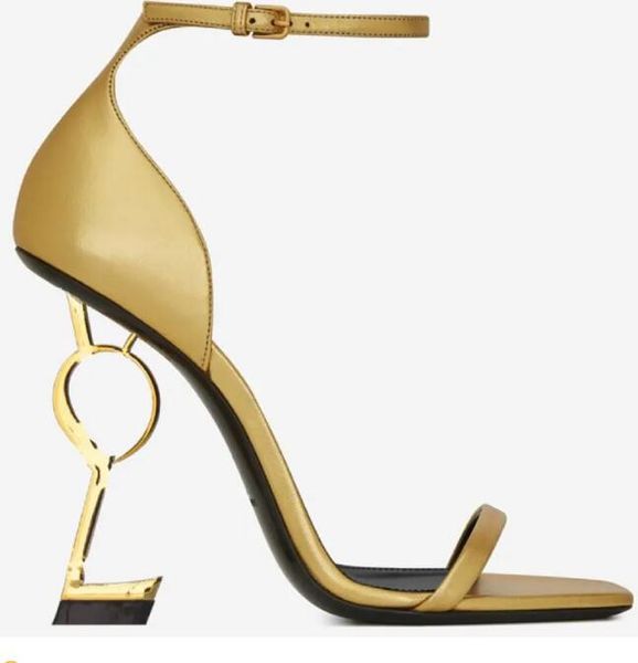 2024 women luxury dress shoes designer high heels patent leather gold tone triple black nuede red womens lady fashion sandals party wedding
2024 women luxury dress shoes designer high heels patent leather gold tone triple black nuede red womens lady fashion sandals party wedding