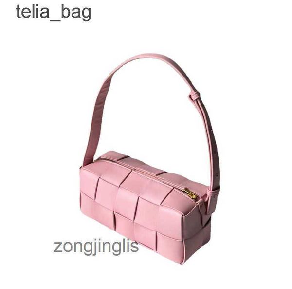 one-shoulder bottegaas leather venetaas bags brick woven underarm designer large tote bag cassettes women's luxury portable pink pillo
one-shoulder bottegaas leather venetaas bags brick woven underarm designer large tote bag cassettes women's luxury portable pink pillo