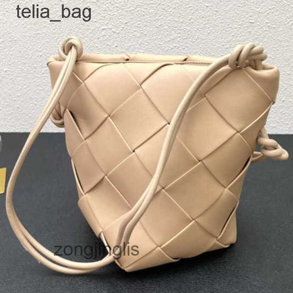 bags designer the tote bag bag luxury bottegaas fashion mini venetaas hand-woven cross-body bucket calfskin portable shoulder basket women t
bags designer the tote bag bag luxury bottegaas fashion mini venetaas hand-woven cross-body bucket calfskin portable shoulder basket women t