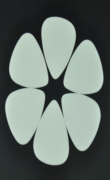lots of 100 pcs heavy 096mm blank guitar picks plectrums no print celluloid solid white1370136
lots of 100 pcs heavy 096mm blank guitar picks plectrums no print celluloid solid white1370136