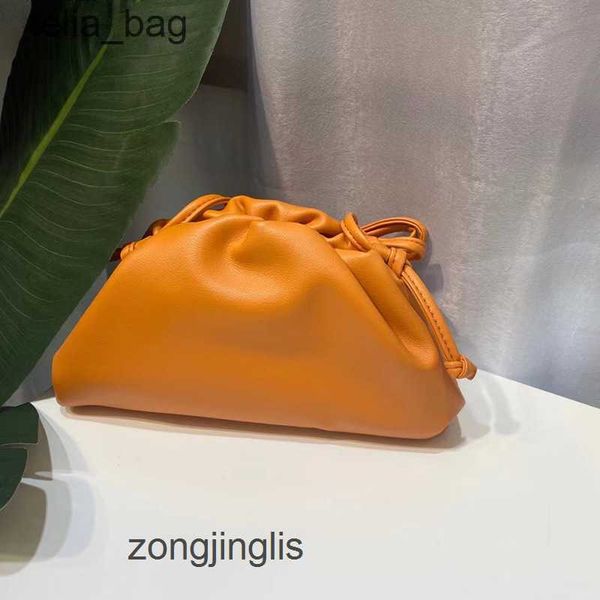 venetaes one bags small designer plain cloud bag large pouch fashionable 2023 shoulder messenger bottegaas soft hand dumpling 5fgo
venetaes one bags small designer plain cloud bag large pouch fashionable 2023 shoulder messenger bottegaas soft hand dumpling 5fgo