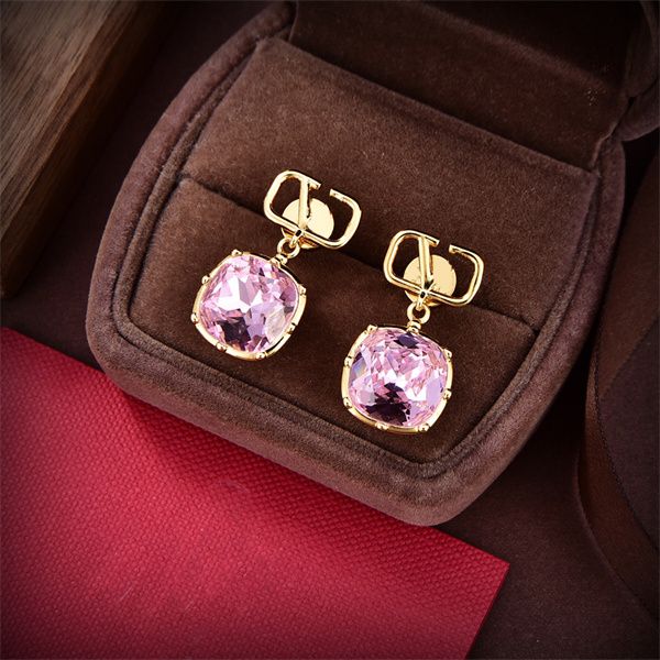 letter v brand earring logo valentinolies stud earing women designer luxury jewelry crystal pearl hoop earrings 78945, Golden;silver
letter v brand earring logo valentinolies stud earing women designer luxury jewelry crystal pearl hoop earrings 78945, Golden;silver