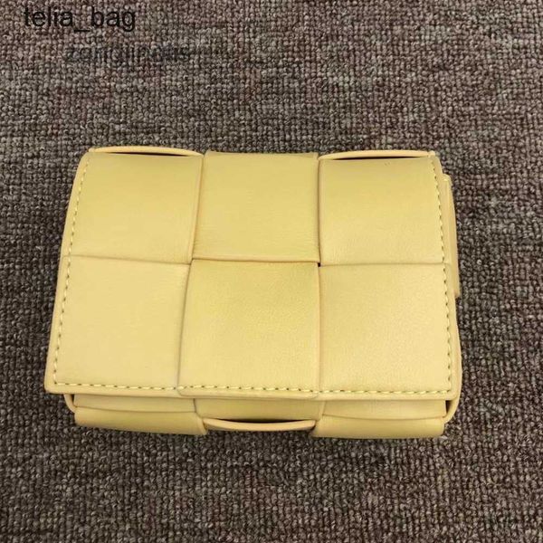 mini cassettes venetaes 2023 bottegaas bags designer women's fashion commuter single shoulder grass cowhide bag knitted p 9cxy
mini cassettes venetaes 2023 bottegaas bags designer women's fashion commuter single shoulder grass cowhide bag knitted p 9cxy