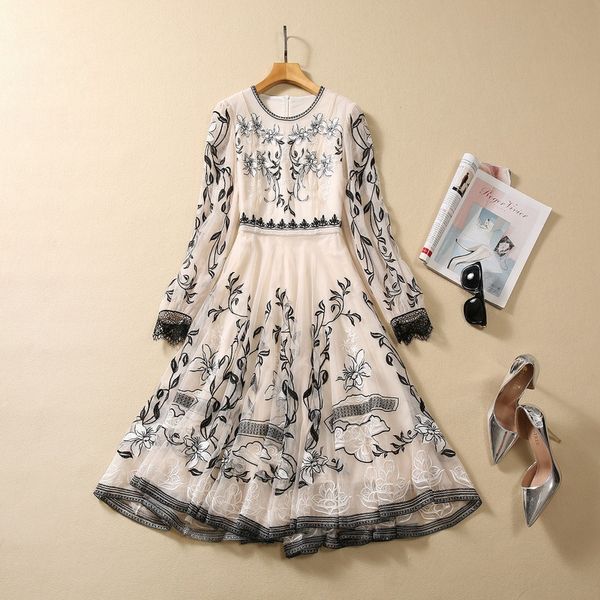 european and american women's clothing 2023 autumn new round neck net embroidered long sleeve fashion pleated dress xxl, Black;gray
european and american women's clothing 2023 autumn new round neck net embroidered long sleeve fashion pleated dress xxl, Black;gray