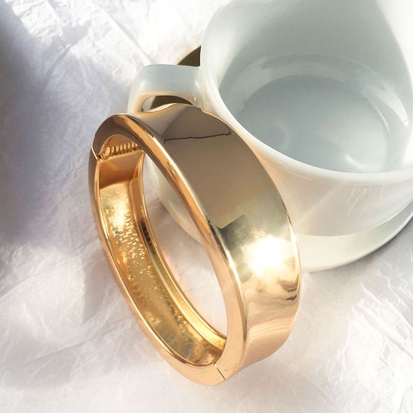 gold love new popular minimalist style bow tie bright wide brimmed bracelet christmas gift wholesale cool gifts girl boy mom daughter gifts, Black
gold love new popular minimalist style bow tie bright wide brimmed bracelet christmas gift wholesale cool gifts girl boy mom daughter gifts, Black