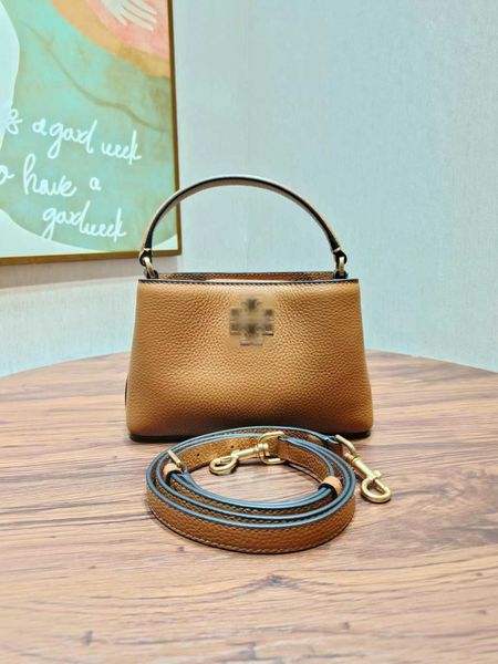 designer bag 2024 early launch tb new lychee patterned cowhide daifei one shoulder crossbody versatile urban commuting women's square
designer bag 2024 early launch tb new lychee patterned cowhide daifei one shoulder crossbody versatile urban commuting women's square