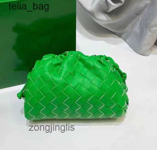authentic hand classic venetaas ladies wrinkled lady leather bags the tote bag designer woven pouch cloud fashion dumpling womens single bot
authentic hand classic venetaas ladies wrinkled lady leather bags the tote bag designer woven pouch cloud fashion dumpling womens single bot