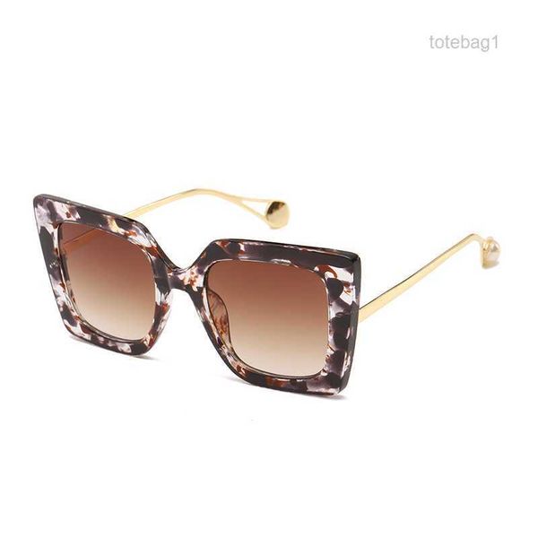 fashionable sunglasses new mixed batch large frame gradient high-definition cnb0 cnb0, White;black
fashionable sunglasses new mixed batch large frame gradient high-definition cnb0 cnb0, White;black