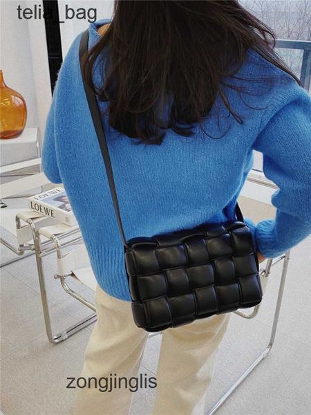 leather 2023 knitted designer shoulder bags venetaas women's bottegaas small one pillow crossbody cassettes square bag large xjgu
leather 2023 knitted designer shoulder bags venetaas women's bottegaas small one pillow crossbody cassettes square bag large xjgu