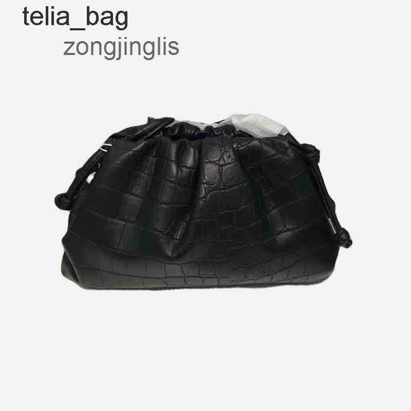 small fold bag classic handbags luxury lady's hand lady bags designer 2023 pouch leather clip venetaes female bottegaas single cloud sh
small fold bag classic handbags luxury lady's hand lady bags designer 2023 pouch leather clip venetaes female bottegaas single cloud sh