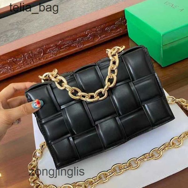 leisure one-shoulder winter venetaes autumn bags chain fashion cassettes knitted bottegaas simple bag crossbody 2023 s310
leisure one-shoulder winter venetaes autumn bags chain fashion cassettes knitted bottegaas simple bag crossbody 2023 s310
