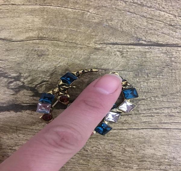 women039s european and american selling diamond letter brooch accessories retro style corsage brooch jewelry 1492959, Gray
women039s european and american selling diamond letter brooch accessories retro style corsage brooch jewelry 1492959, Gray