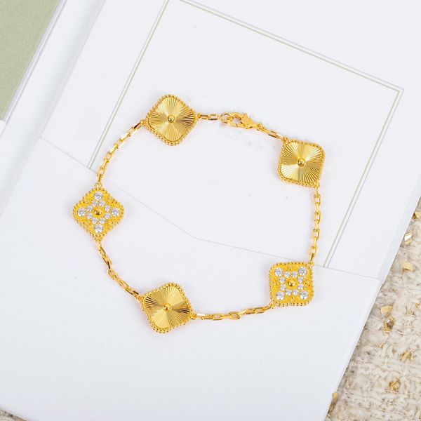woman chain bracelets four leaf clover designer van bracelet luxury jewelry women gold charm bracelet 8645, Black
woman chain bracelets four leaf clover designer van bracelet luxury jewelry women gold charm bracelet 8645, Black