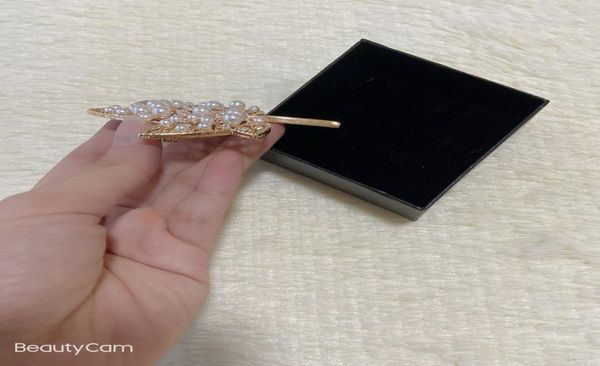 fashion classic alloy pearl rhinestone brooch leaf metal breast pin for ladies favorite delicate items clothing brooches accessori7621095, Gray
fashion classic alloy pearl rhinestone brooch leaf metal breast pin for ladies favorite delicate items clothing brooches accessori7621095, Gray