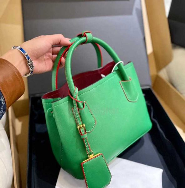 designer panier bags womens handbag 7a totes shoulder bag designer bags ssbody fashion inverted triangle classic handbags lady purse
designer panier bags womens handbag 7a totes shoulder bag designer bags ssbody fashion inverted triangle classic handbags lady purse