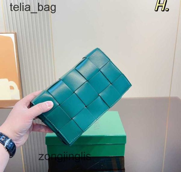 shoulder leisure bags woven cassette designer crossbody bag venetaas 2023 bottegaas fashion women's handbags 23cm 8b8u
shoulder leisure bags woven cassette designer crossbody bag venetaas 2023 bottegaas fashion women's handbags 23cm 8b8u