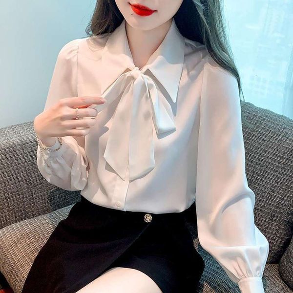 early autumn white stained bow shirt womens design small light familiar hong kong style t
early autumn white stained bow shirt womens design small light familiar hong kong style t
