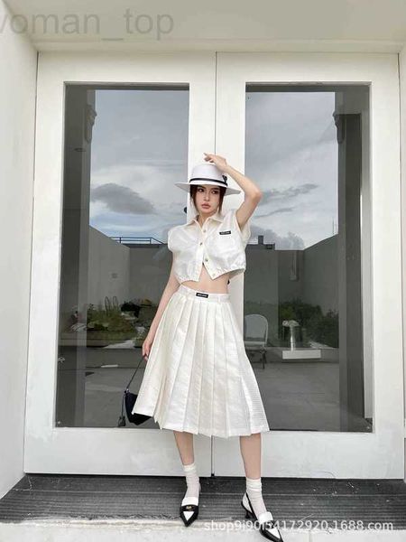 women's two piece pants designer 23ss summer new letter jacquard fabric lapel sleeveless with pleated skirt set jbam, White
women's two piece pants designer 23ss summer new letter jacquard fabric lapel sleeveless with pleated skirt set jbam, White