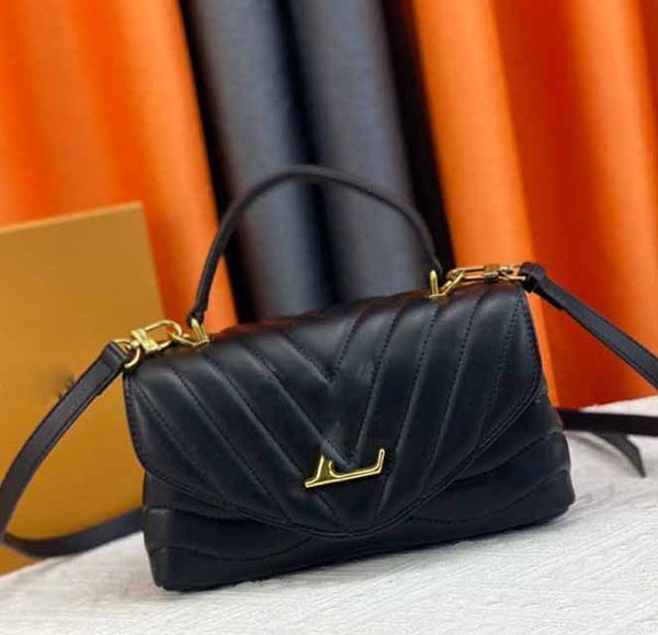 designer luxury womens crossbody bag 23cm handbag single shoulder bag v letter messenger bag black leather purse metal buckle vintage clutch
designer luxury womens crossbody bag 23cm handbag single shoulder bag v letter messenger bag black leather purse metal buckle vintage clutch