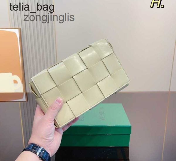 designer fashion cassette 2023 leisure venetaes bottegaas bags women's shoulder bag woven crossbody handbags jvsg
designer fashion cassette 2023 leisure venetaes bottegaas bags women's shoulder bag woven crossbody handbags jvsg