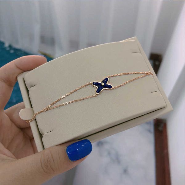 fashion designer chaumet creative c family shangjia cross bracelet fashion trendsetter creative new bracelet, Golden;silver
fashion designer chaumet creative c family shangjia cross bracelet fashion trendsetter creative new bracelet, Golden;silver