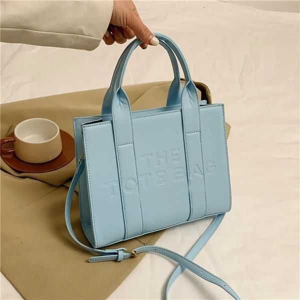 nylon marc the tote bag lady famous designer cool straw weave beach bag large capacity crossbody shoulder handbags womens wallet crossbody c
nylon marc the tote bag lady famous designer cool straw weave beach bag large capacity crossbody shoulder handbags womens wallet crossbody c