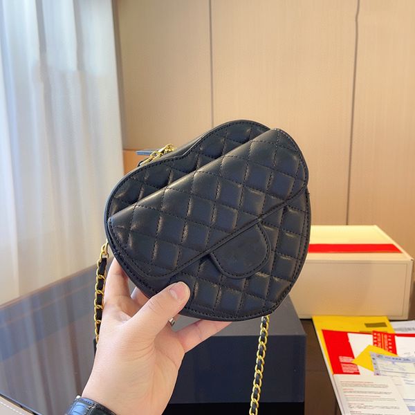 luxury designer bag genuine leather shoulder bag classicquilting bag crossbody bag french new love women's chain bag quality versatile
luxury designer bag genuine leather shoulder bag classicquilting bag crossbody bag french new love women's chain bag quality versatile