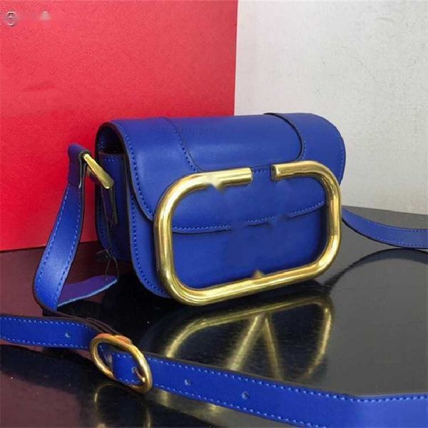 designer outdoor bag luxurys cross magnetic buckle flip small bag women shoulder solid color adjustable straps loco bag 0lvu
designer outdoor bag luxurys cross magnetic buckle flip small bag women shoulder solid color adjustable straps loco bag 0lvu