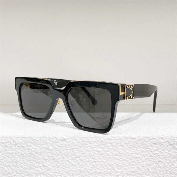 millionaire ins net red same style personality fashionable plate men sunglasses women fashion nose care fund, White;black
millionaire ins net red same style personality fashionable plate men sunglasses women fashion nose care fund, White;black