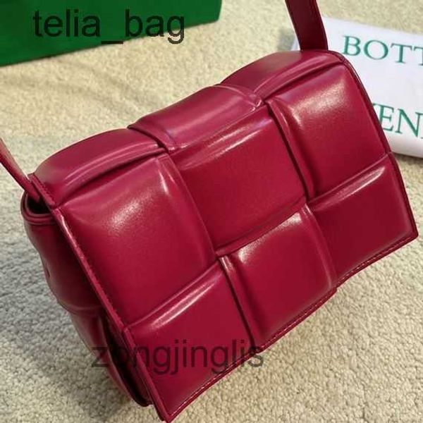 cassettes the tote bag designer small one venetaas bags woven design leather shoulder bottegaas messenger mini squar ktzb
cassettes the tote bag designer small one venetaas bags woven design leather shoulder bottegaas messenger mini squar ktzb