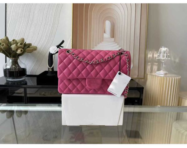cc bag 25cm spring and summer all steel light gold silver metal very feminine elegant sales champion italian original european and american
cc bag 25cm spring and summer all steel light gold silver metal very feminine elegant sales champion italian original european and american