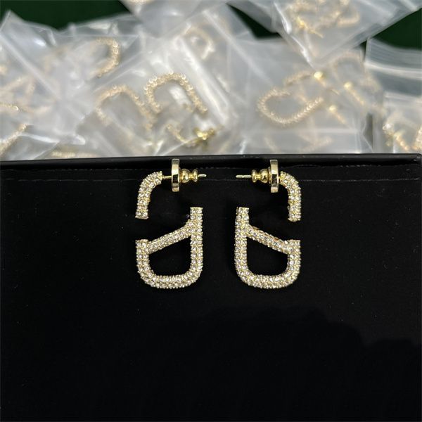 letter v brand earring logo valentinolies stud earing women designer luxury jewelry crystal pearl hoop earrings 745, Golden;silver
letter v brand earring logo valentinolies stud earing women designer luxury jewelry crystal pearl hoop earrings 745, Golden;silver