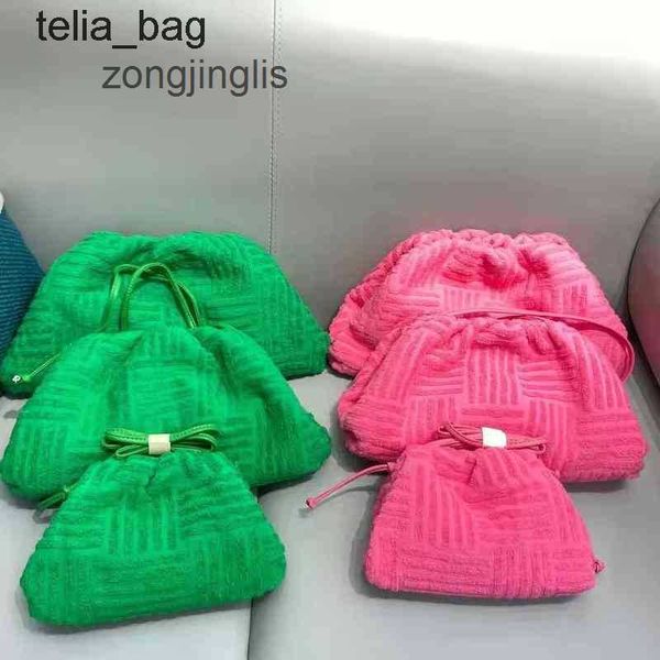 lady bottegaas bag bags classic diagonal fashion towel embossed pouch autumn winter designer fold single shoulder venet cross hand cloud
lady bottegaas bag bags classic diagonal fashion towel embossed pouch autumn winter designer fold single shoulder venet cross hand cloud