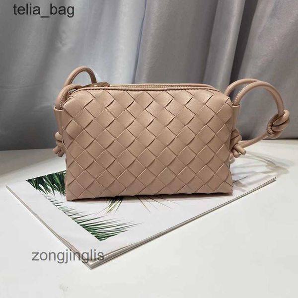 cowhide bottegaas designer capacity bag 2023 venetaas large loop simple square bags hand woven small single shoulder crossbody wo m6x0
cowhide bottegaas designer capacity bag 2023 venetaas large loop simple square bags hand woven small single shoulder crossbody wo m6x0