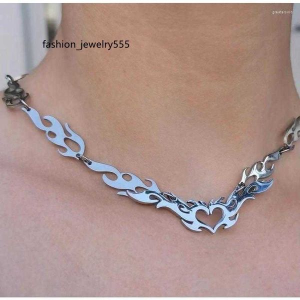 chokers choker fashion european punk hollow love heart necklaces hip hop flame chains necklace for women jewelry gifts wholesale, Golden;silver
chokers choker fashion european punk hollow love heart necklaces hip hop flame chains necklace for women jewelry gifts wholesale, Golden;silver