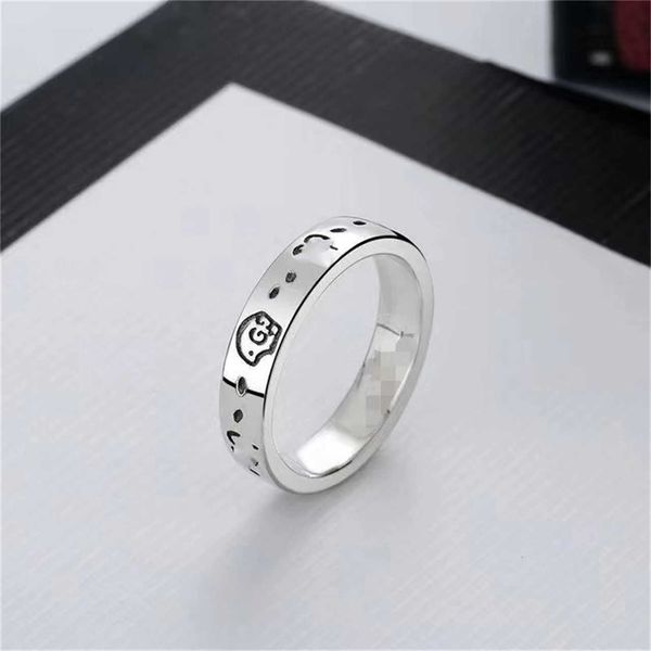 2023 luxury designer couple ring fashion men womens designer jewelry lady wedding party jewelry gifts hiphop rings high quality, Silver
2023 luxury designer couple ring fashion men womens designer jewelry lady wedding party jewelry gifts hiphop rings high quality, Silver