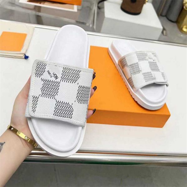 fashion slippers 2023 luis luxury design summer men flat bottom women slope heel letter leather casual sandals vuttonity 010-02, Black
fashion slippers 2023 luis luxury design summer men flat bottom women slope heel letter leather casual sandals vuttonity 010-02, Black