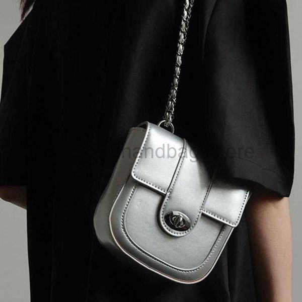 shoulder bags simple and fashionable saddle bag 2022 niche design chain lipstick box bag versatile and high-end crossbody bag for womenstyli
shoulder bags simple and fashionable saddle bag 2022 niche design chain lipstick box bag versatile and high-end crossbody bag for womenstyli