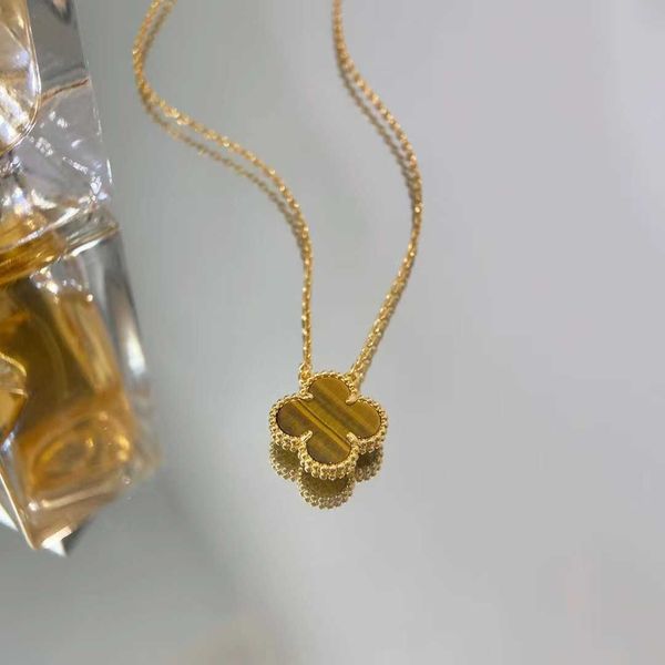 

Designer Four-leaf clover luxury top jewelry accessories women Cleef Thickened Plating 18K Gold Rose Gold Charm Colorful Gold Tiger Eye Stone Bone Chain Necklace