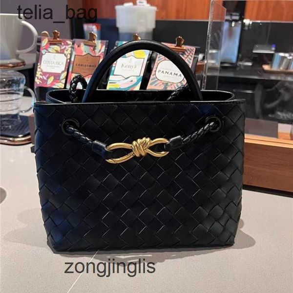 buckle woven 2023 leather purse metal bag totes designer women's venetaas handbag bags rope bottegaas andiamo tote single shoulder cros
buckle woven 2023 leather purse metal bag totes designer women's venetaas handbag bags rope bottegaas andiamo tote single shoulder cros