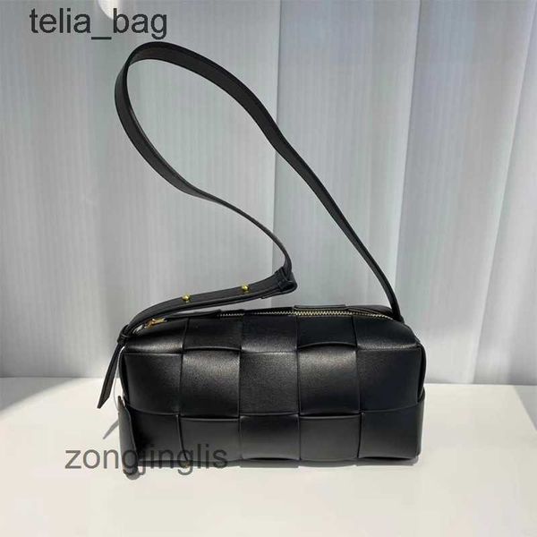 brick square one venetaas bags bottegaas cowhide knitted bag 2023 cassettes underarm shoulder candy color wo 4306
brick square one venetaas bags bottegaas cowhide knitted bag 2023 cassettes underarm shoulder candy color wo 4306