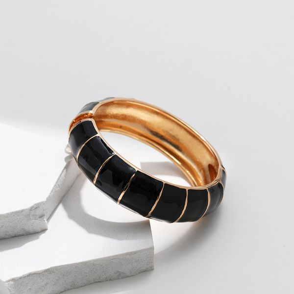 gold sliver cuff bdrops of oil craftsmanship with gold design, spring alloy bracelet, middle east selling light luxury and high-end feel bra, Black
gold sliver cuff bdrops of oil craftsmanship with gold design, spring alloy bracelet, middle east selling light luxury and high-end feel bra, Black